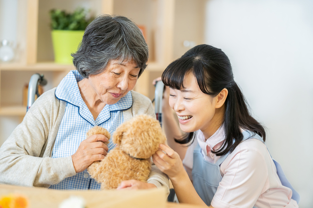 体験談2 営業事務から介護職へ 派遣 求人 転職なら マンパワーグループ
