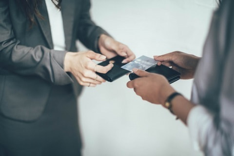 ビジネスマナーの基本21ポイント 名刺交換 電話 メールマナーから文書作成まで 派遣 求人 転職なら マンパワーグループ