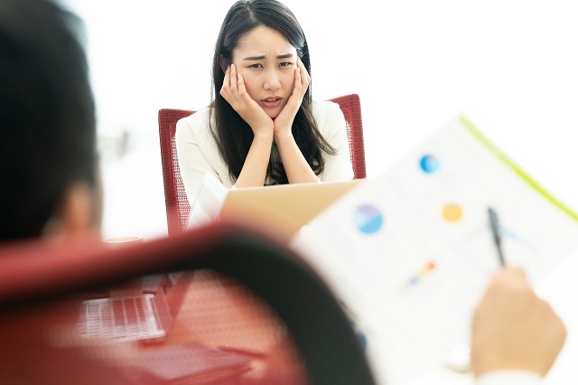 派遣社員が抱える 人間関係の悩み を調査 正社員とうまく付き合うために押さえておくポイントとは 派遣の仕事 求人なら マンパワーグループ