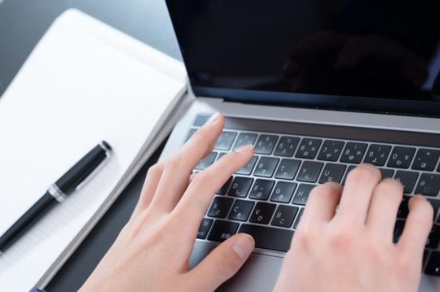 ブラインドタッチ タッチタイピング とは メリットや習得方法 注意点などを解説 派遣 求人 転職なら マンパワーグループ ブラインドタッチ タッチタイピング とは メリットや習得方法 注意点などを解説 派遣 求人 転職なら マンパワーグループ